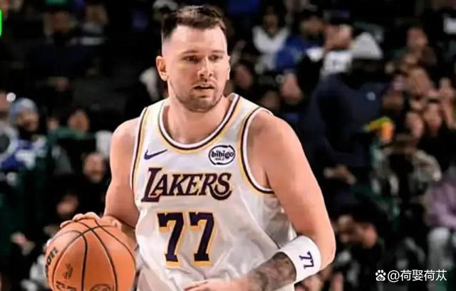 开云-包含东契奇回归赛场,赛况扑朔迷离首场状态亮眼,切尔西观众沸腾!的词条