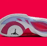 开云-包含东契奇回归赛场，势不可挡首场状态亮眼，巴塞罗那观众沸腾！的词条