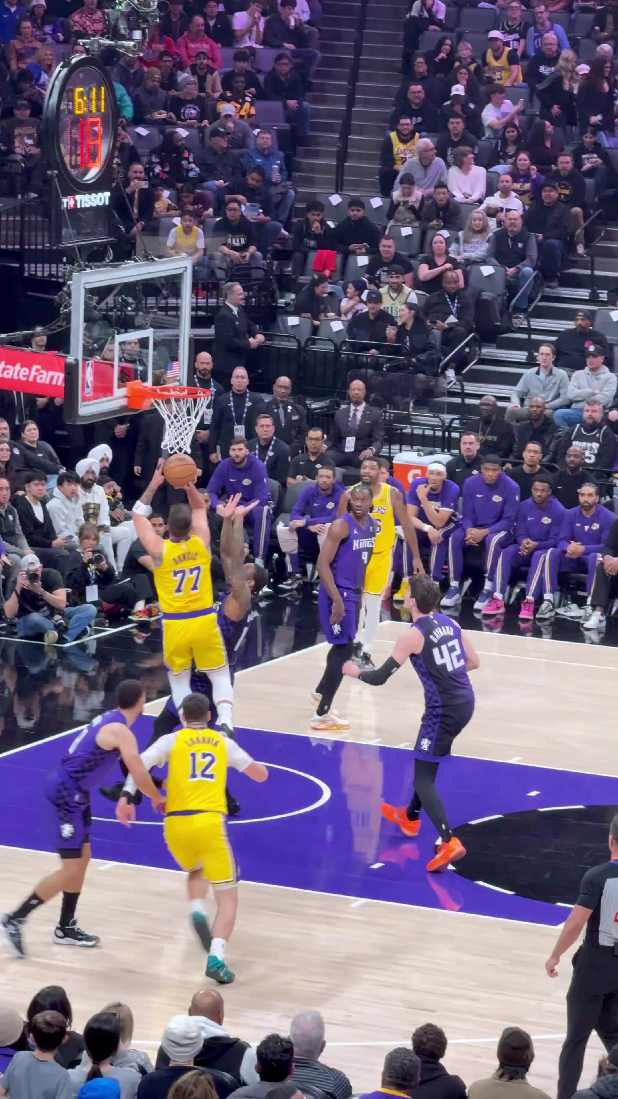 开云体育-关于东契奇在塞尔维亚队比赛中战术调整，比分优势明显引发热议！的信息